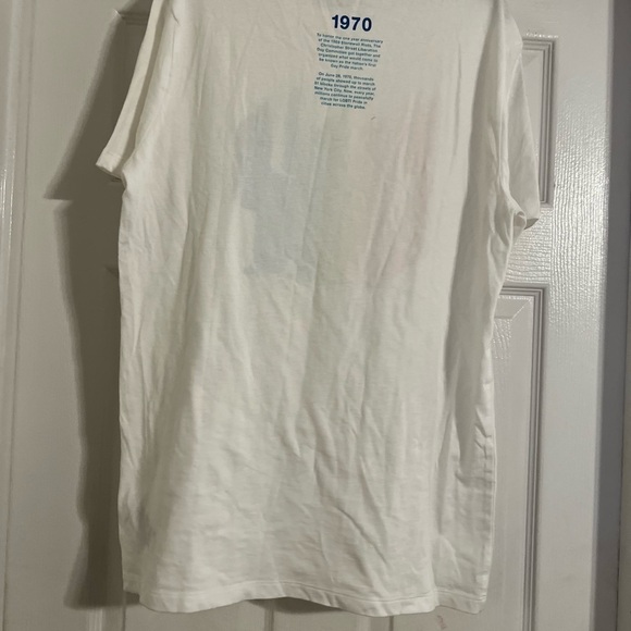 Women’s Gap Pride t-shirt - Picture 4 of 4